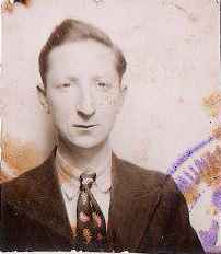 Beber sur ses faux papiers Com�te en 1942